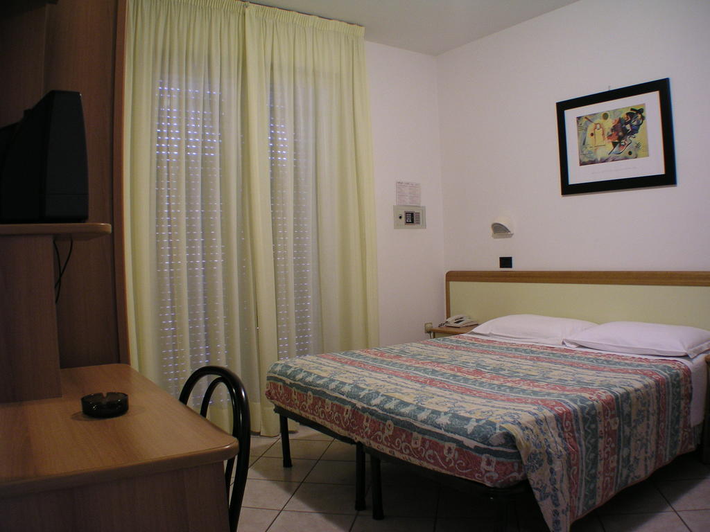 Hotel Villa Boschetti San Mauro Mare Room photo